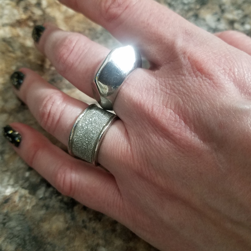 Silvertone Ring Set